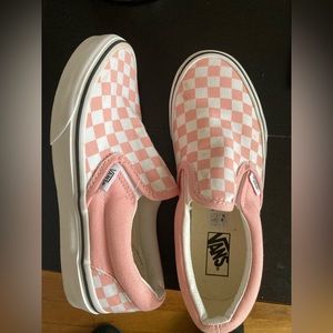 New no box Vans girls pink checkered shoes sneakers girls size 3